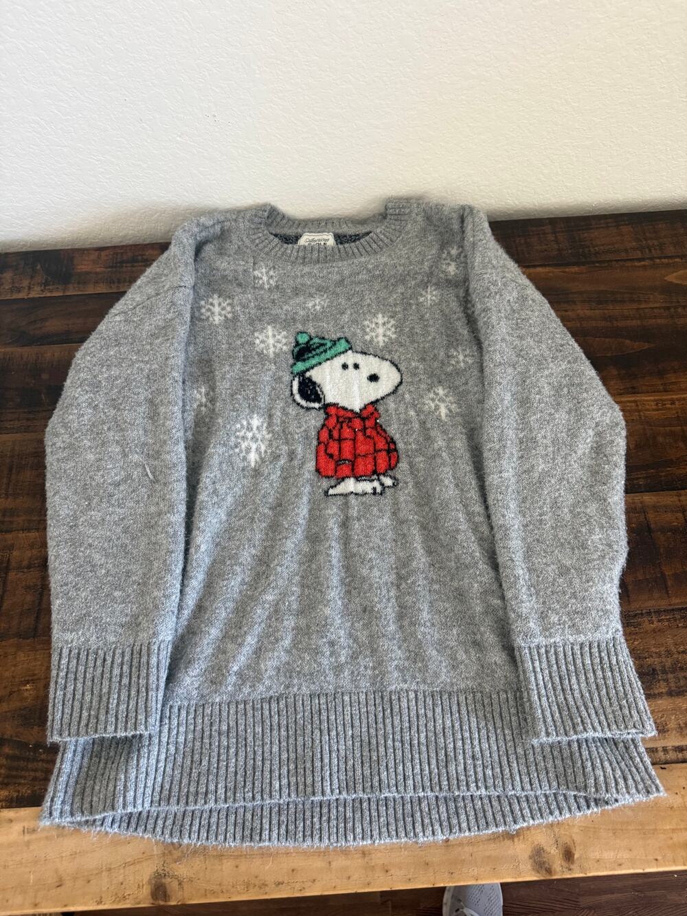 American Eagle Snoopy Christmas Sweater Women’s Small Gray Peanuts Holiday